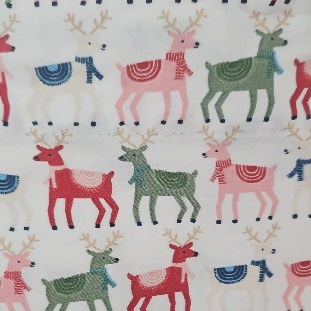 Wondershop Holiday Festive Red Pink Green Reindeer Queen Flat Cotton Sheet